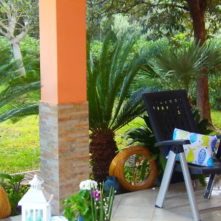 Semesterbostad Chia Villa I Pini Azzurri